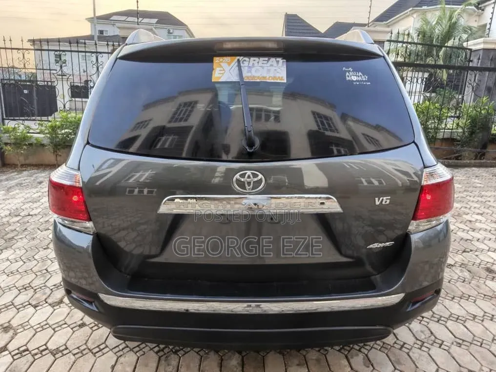 Toyota Highlander 2011 Gray