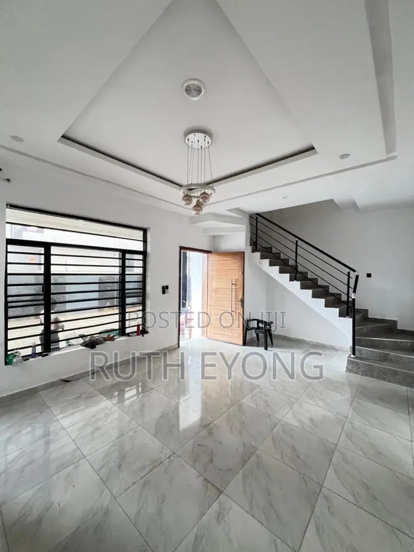 4bdrm Townhouse / Terrace in Ikota Lekki Lagos for rent