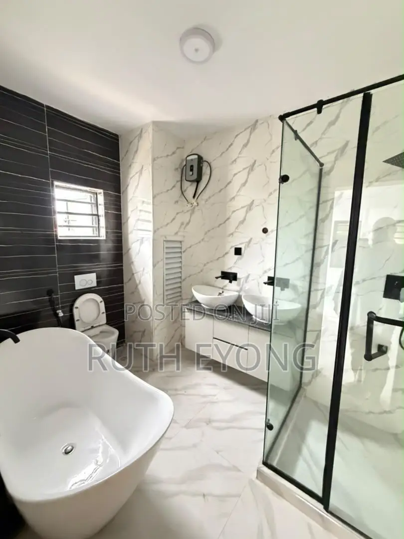 3bdrm Apartment in Off Freedom Way, Lekki Phase 1 for rent