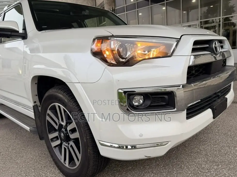 Toyota 4-Runner 2024 White