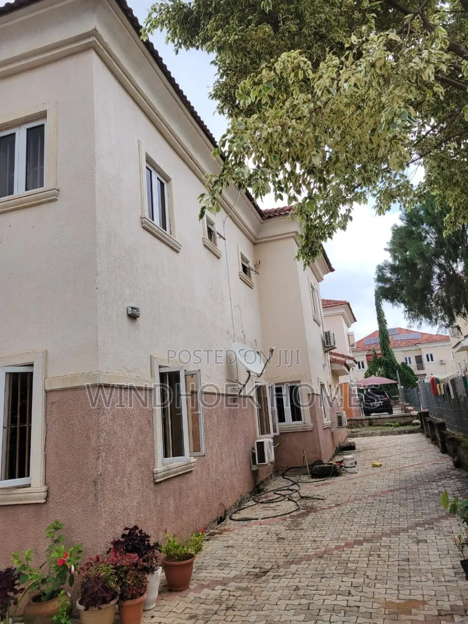 4bdrm Duplex in Life Camp for sale