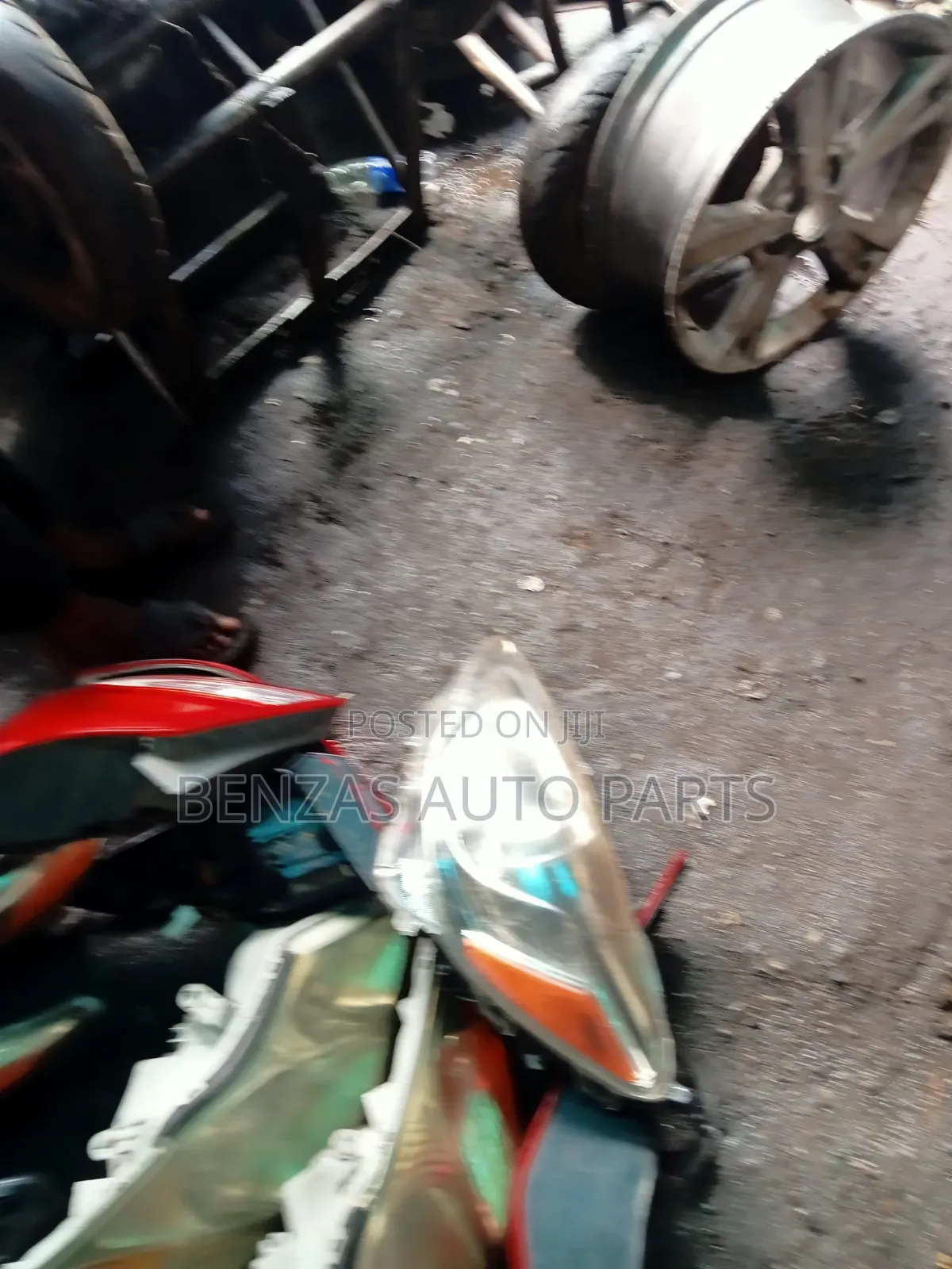 Toyota Avensis 2010 Headlight Replacement