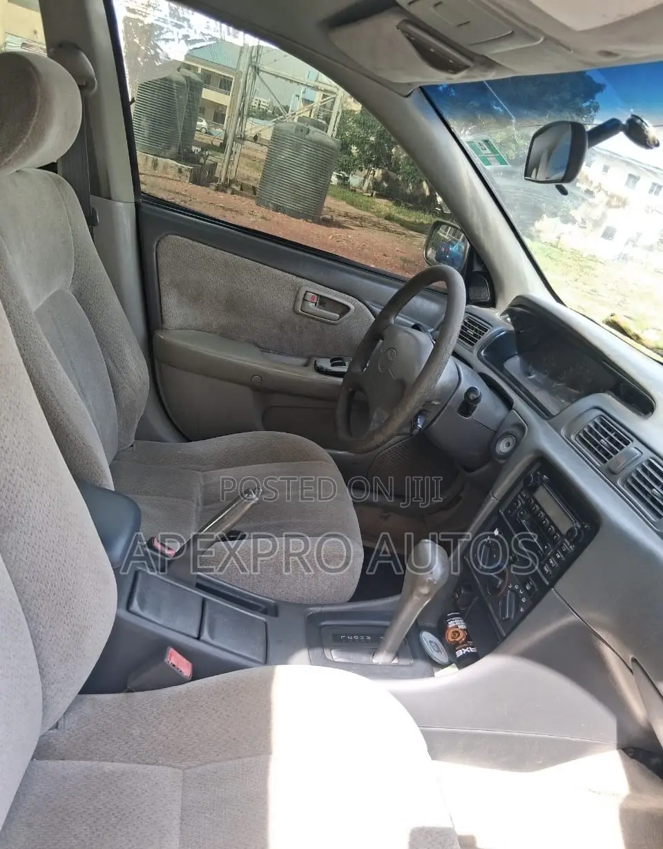 Toyota Camry 2000 Beige