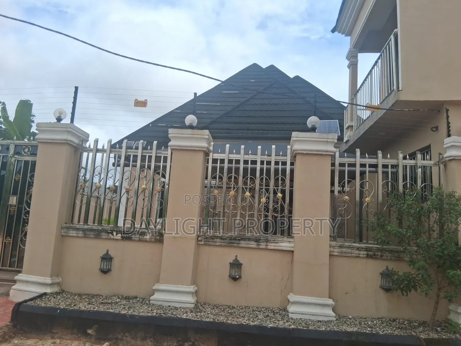 4bdrm Block of Flats in Daylight Property, Benin City for sale