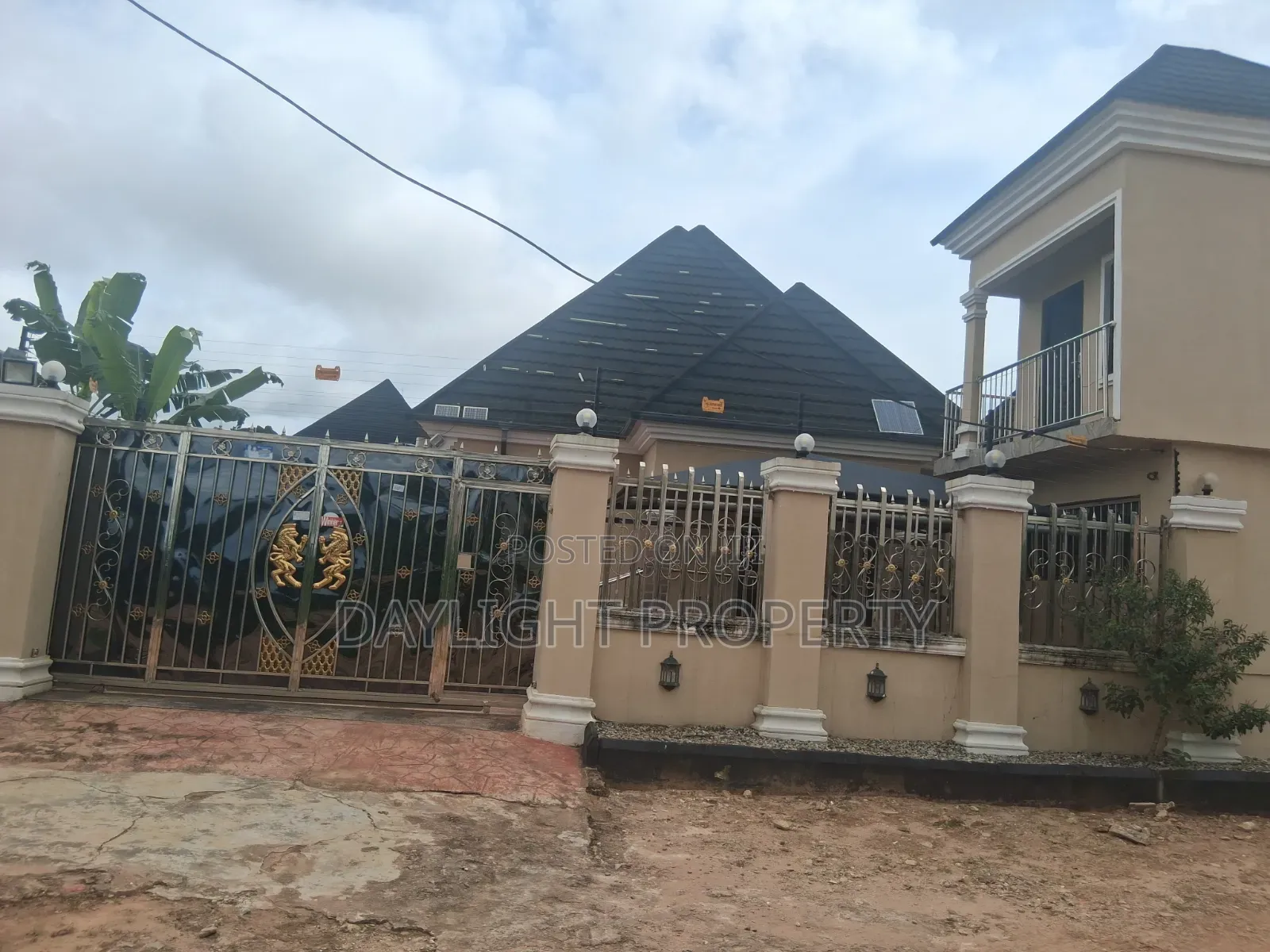 4bdrm Block of Flats in Daylight Property, Benin City for sale