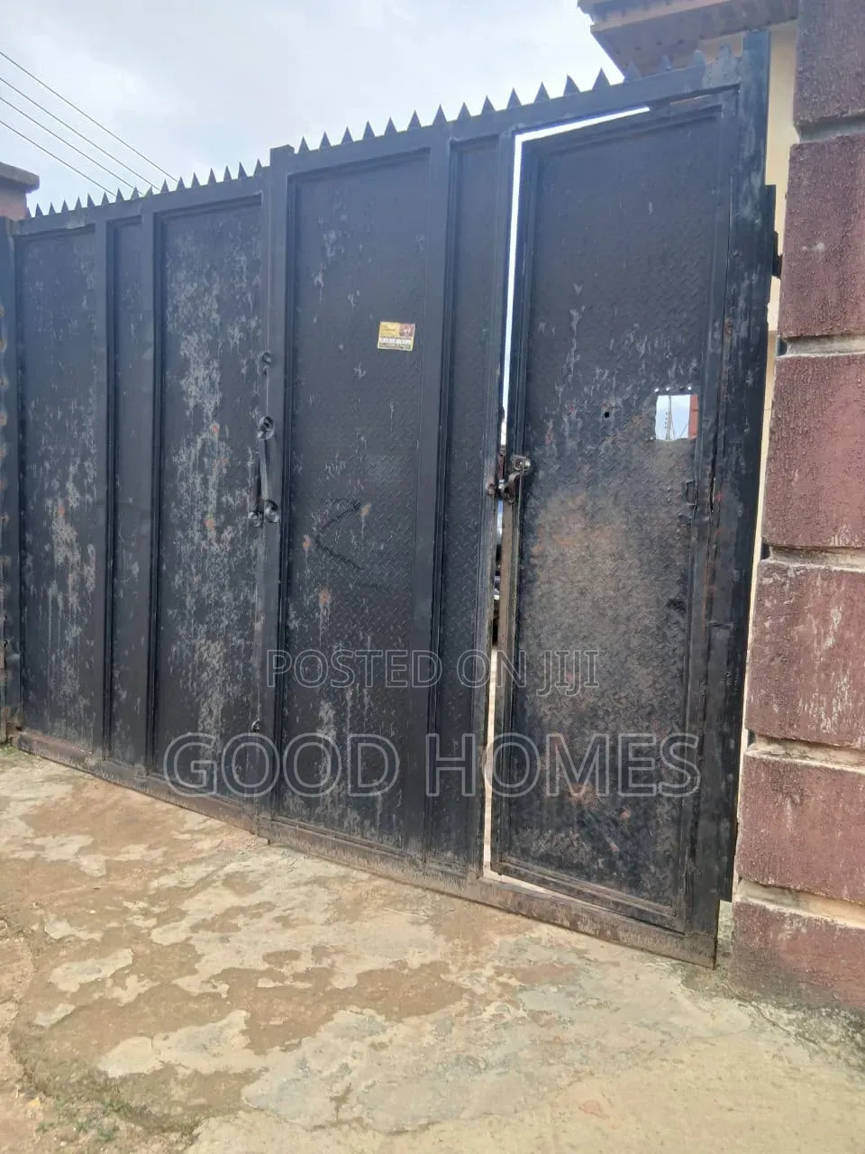 20bdrm Block of Flats in Odeleye, Igando / Ikotun/Igando for sale