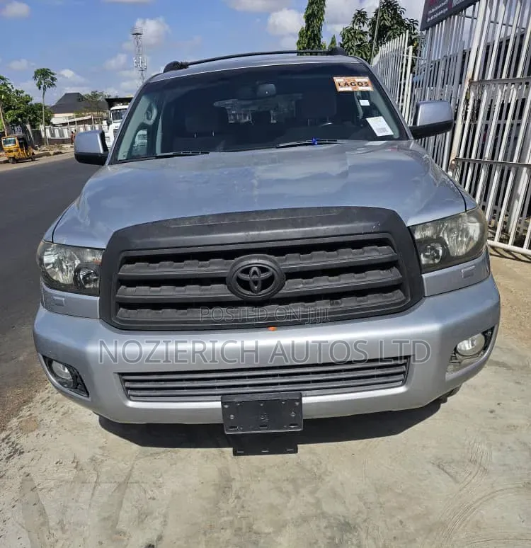Toyota Sequoia 2008 Silver
