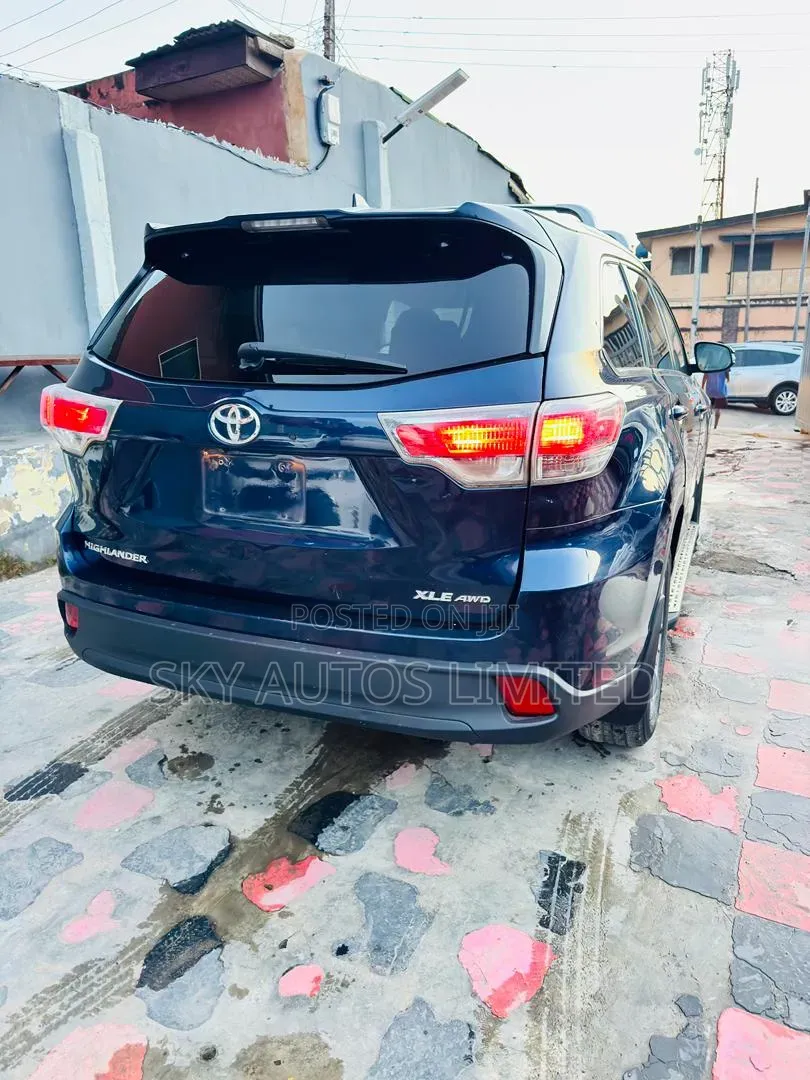 Toyota Highlander XLE 4dr SUV (3.5L 6cyl 6A) 2015 Blue