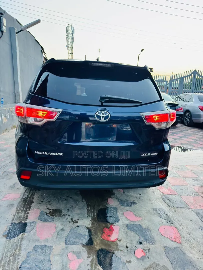 Toyota Highlander XLE 4dr SUV (3.5L 6cyl 6A) 2015 Blue