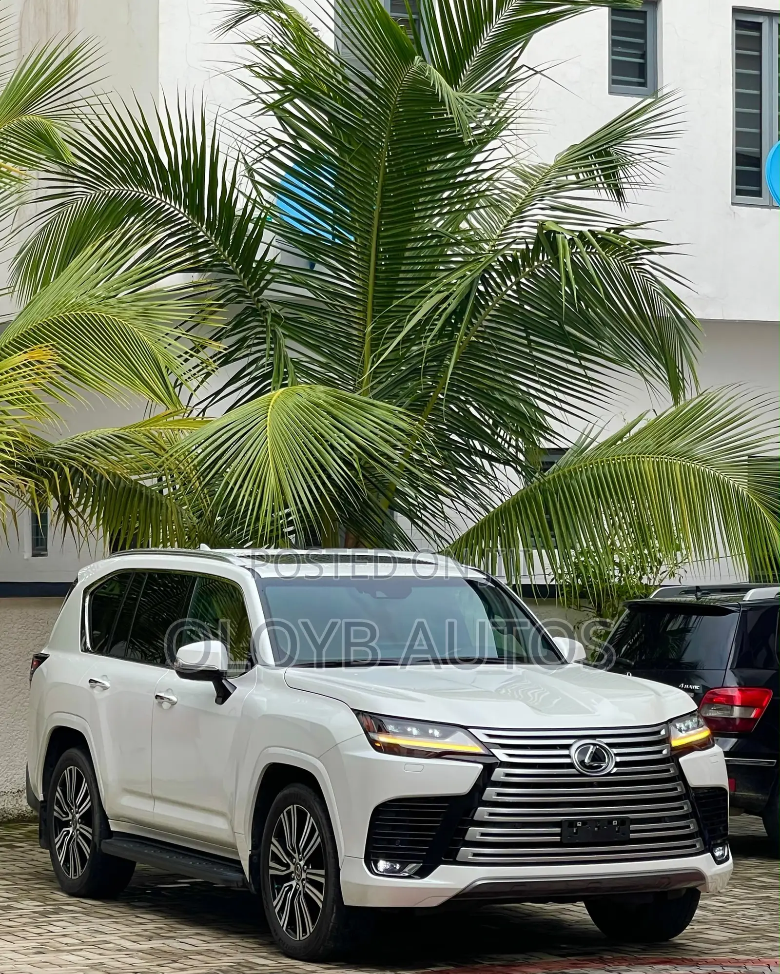 Lexus LX 600 2022 White