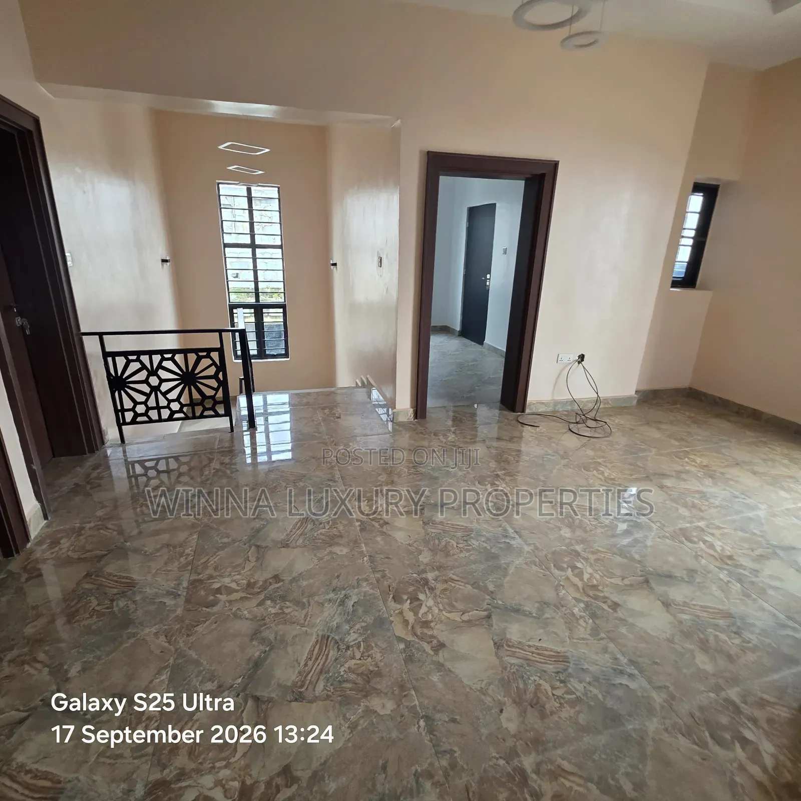 5bdrm Duplex in Vinehill Estate, Lugbe District for sale