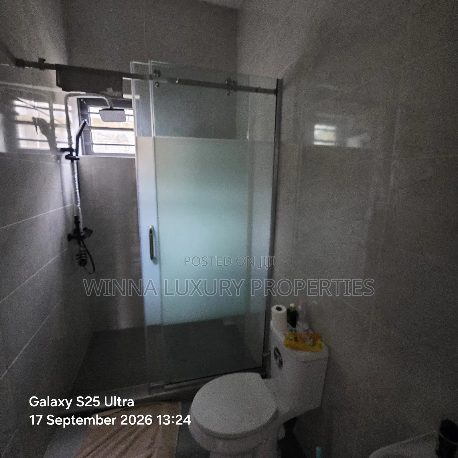 5bdrm Duplex in Vinehill Estate, Lugbe District for sale