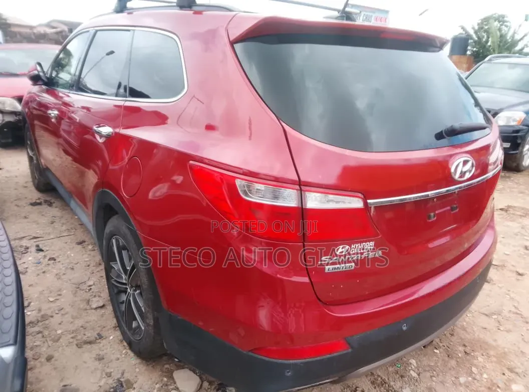 Hyundai Santa Fe 2014 Red