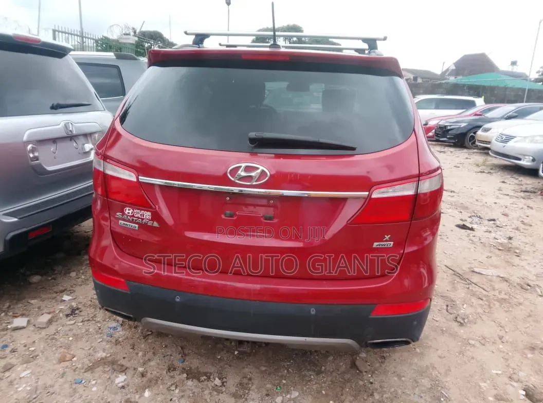 Hyundai Santa Fe 2014 Red