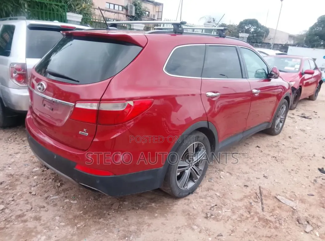 Hyundai Santa Fe 2014 Red