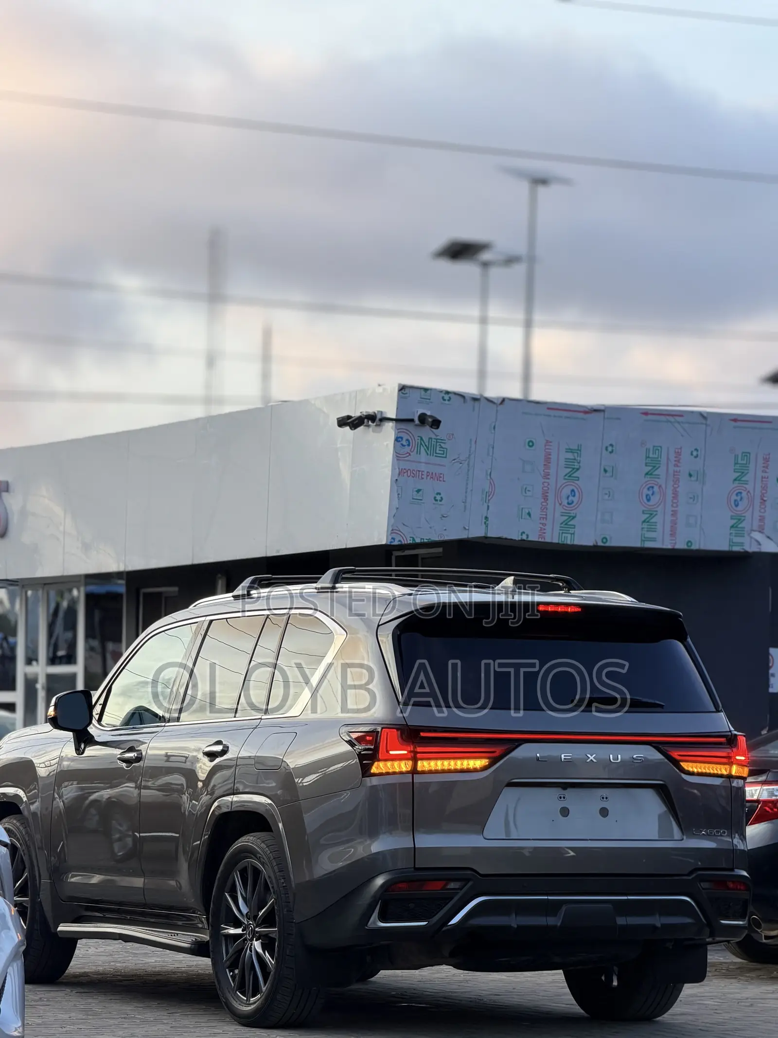 Lexus LX 600 2023 Gold