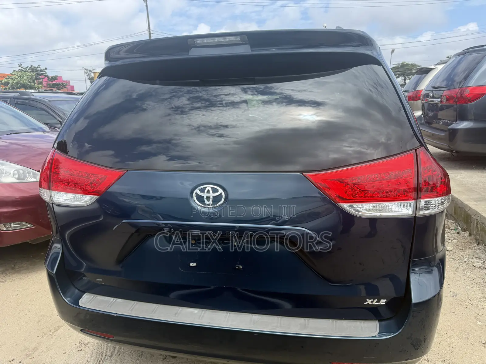 Toyota Sienna 2012 Blue