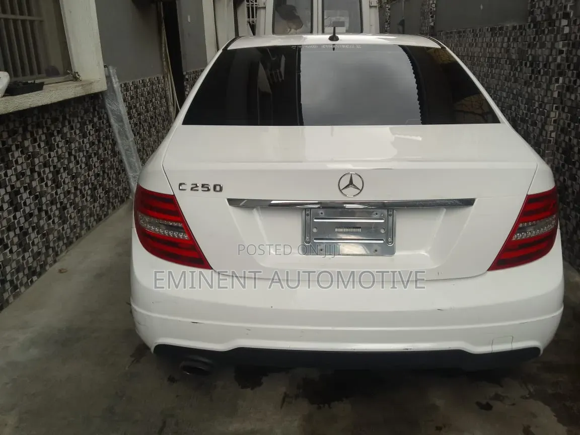 Mercedes-Benz C300 Luxury 4Matic Sedan AWD (3.5L 6cyl 7A) 2013 White