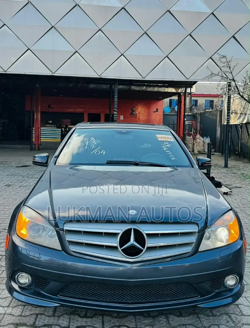 Mercedes-Benz C300 2009 Gray