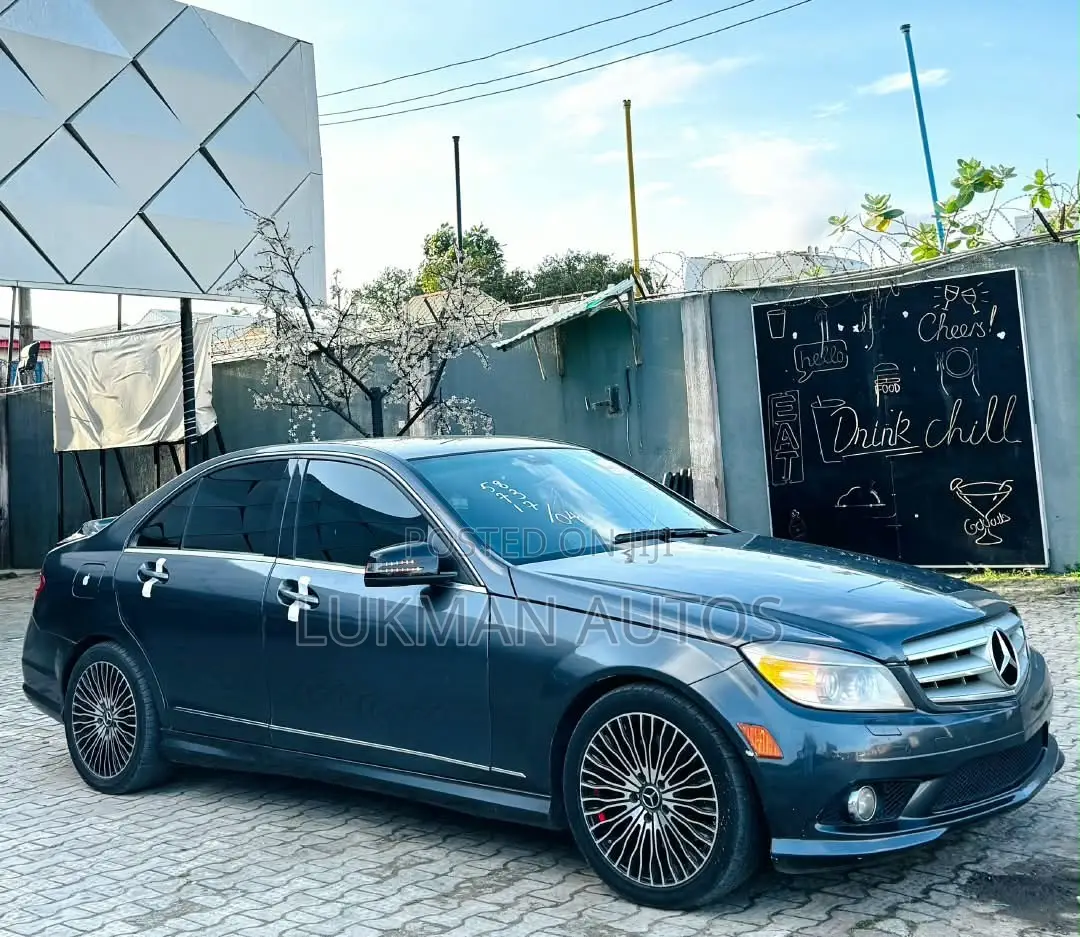 Mercedes-Benz C300 2009 Gray