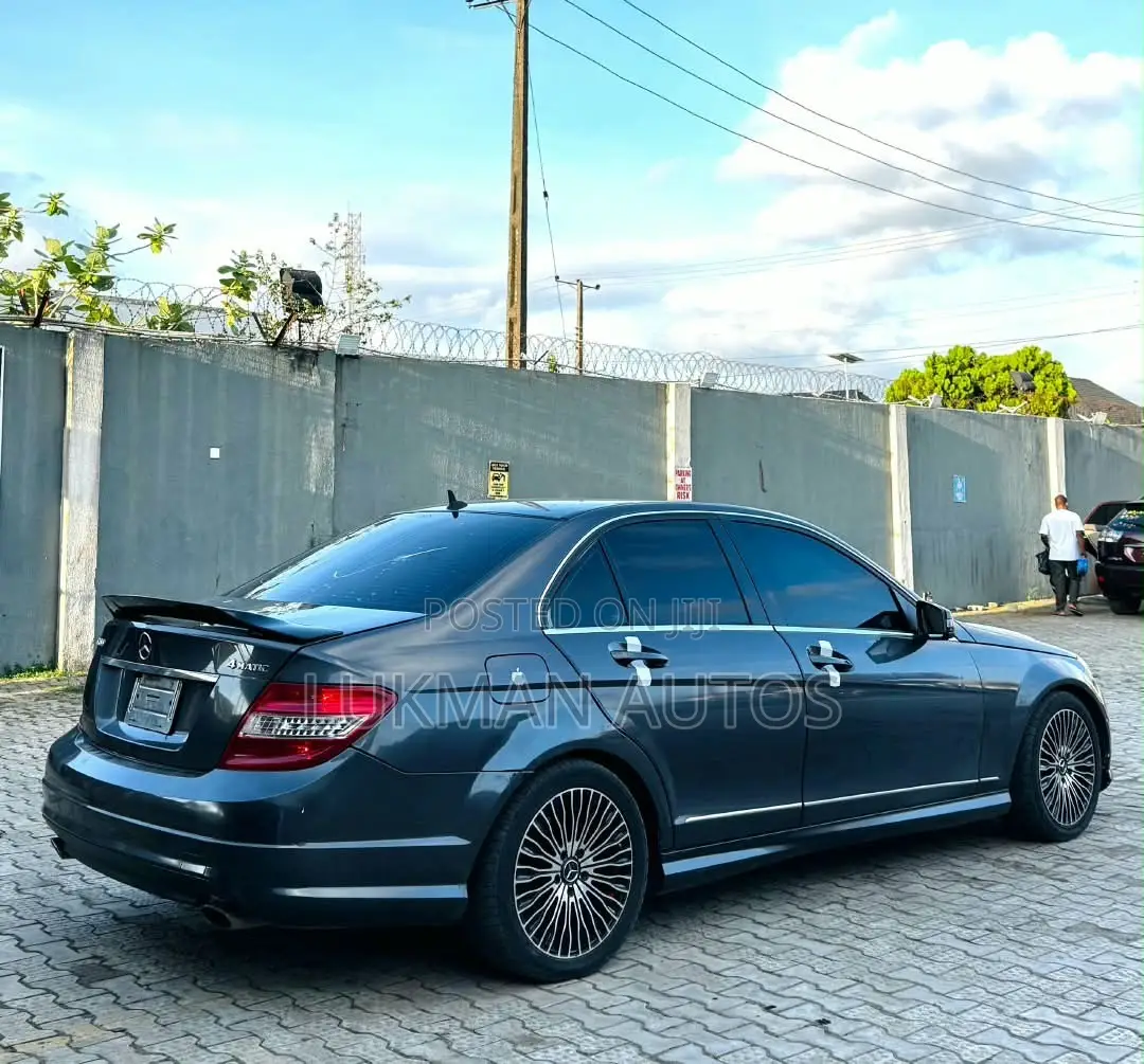 Mercedes-Benz C300 2009 Gray