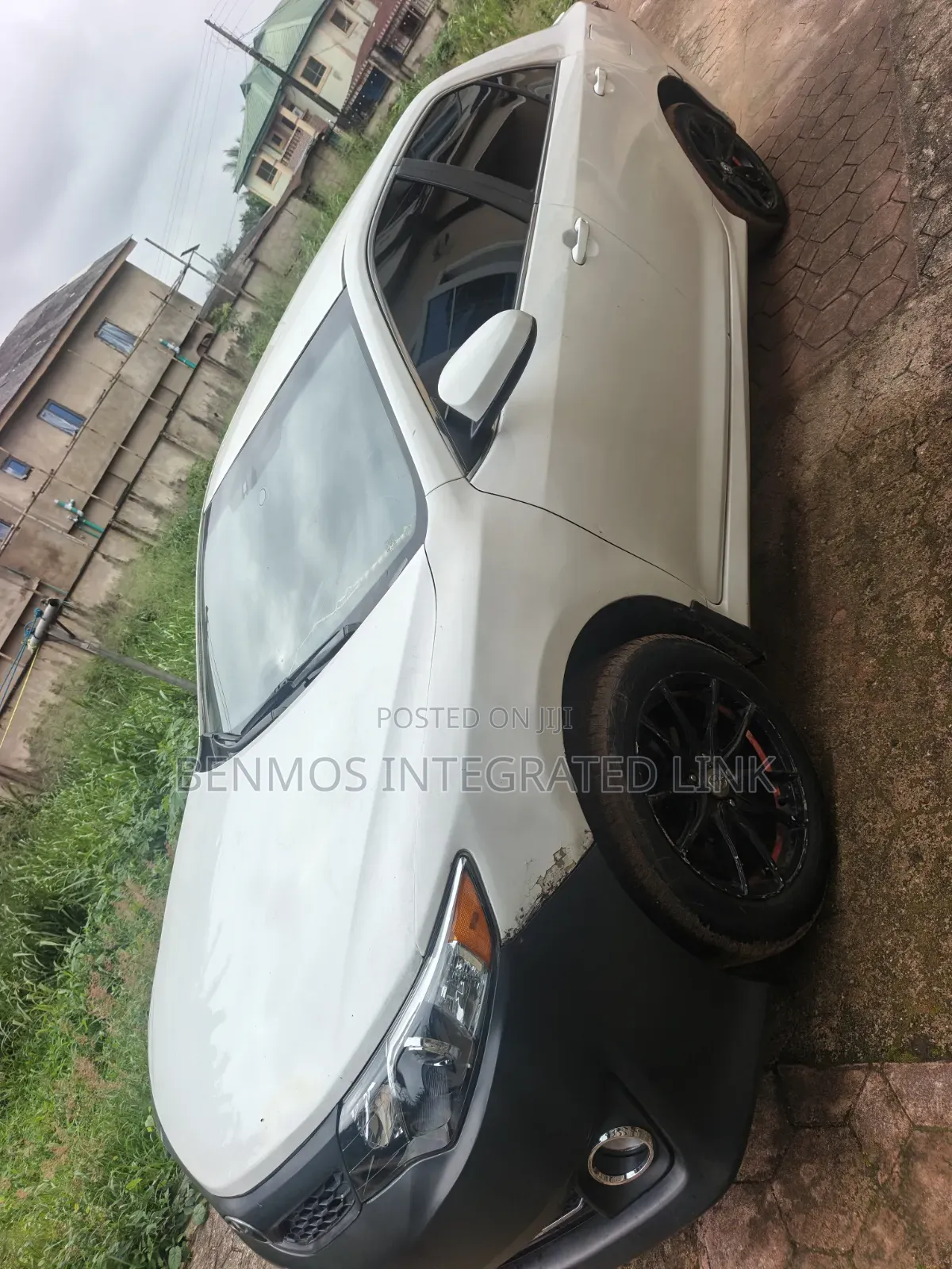 Toyota Camry SE 4dr Sedan (2.5L 4cyl 6A) 2013 White