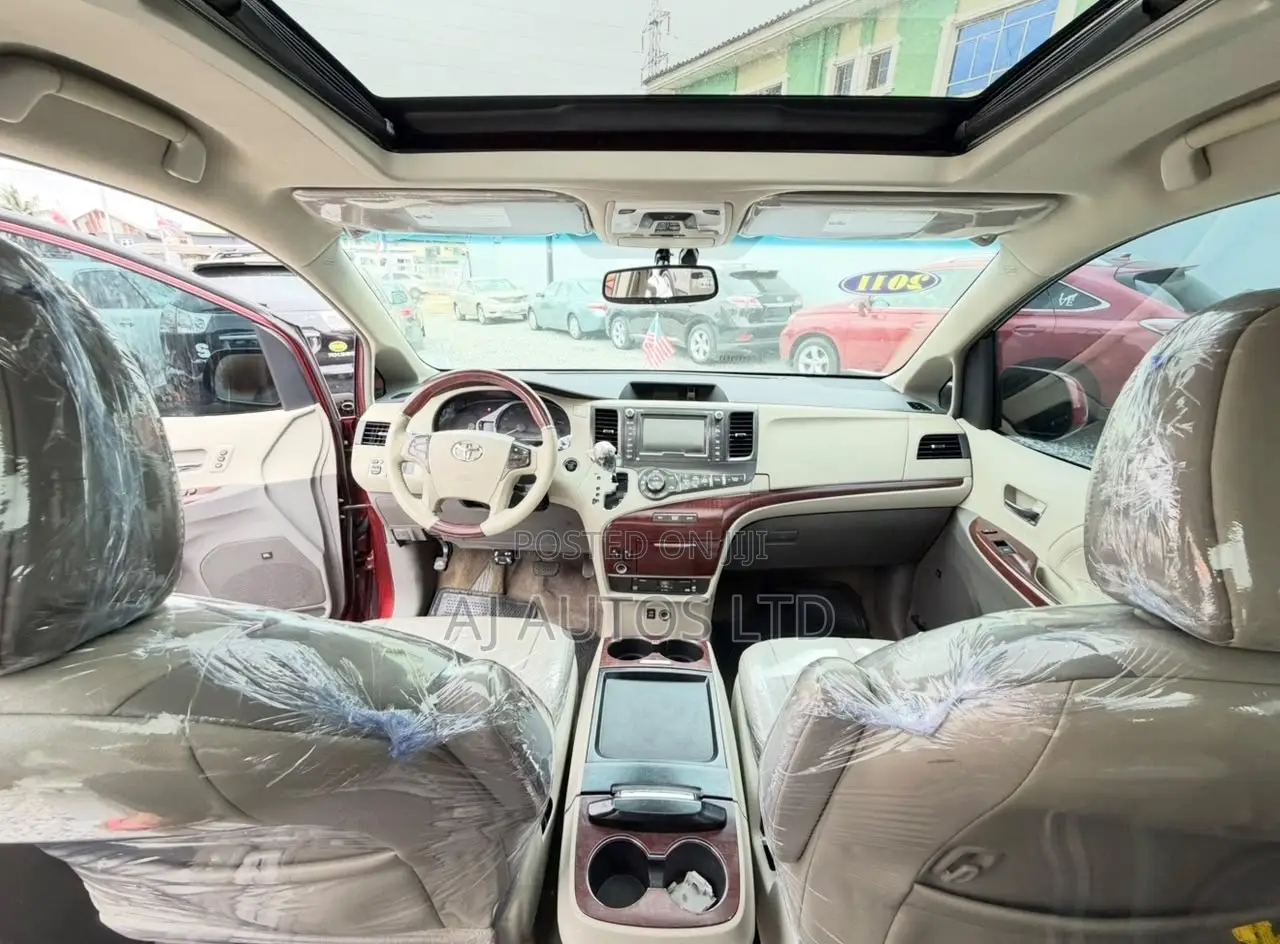 Toyota Sienna Limited 7 Passenger 2012 Burgundy