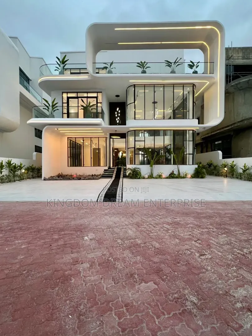 5bdrm House in Osapa London Lekki for sale