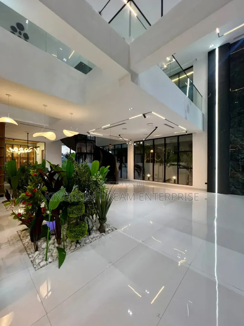 5bdrm House in Osapa London Lekki for sale