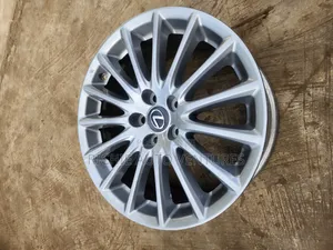 18-Inch Oem Toyota Rim .