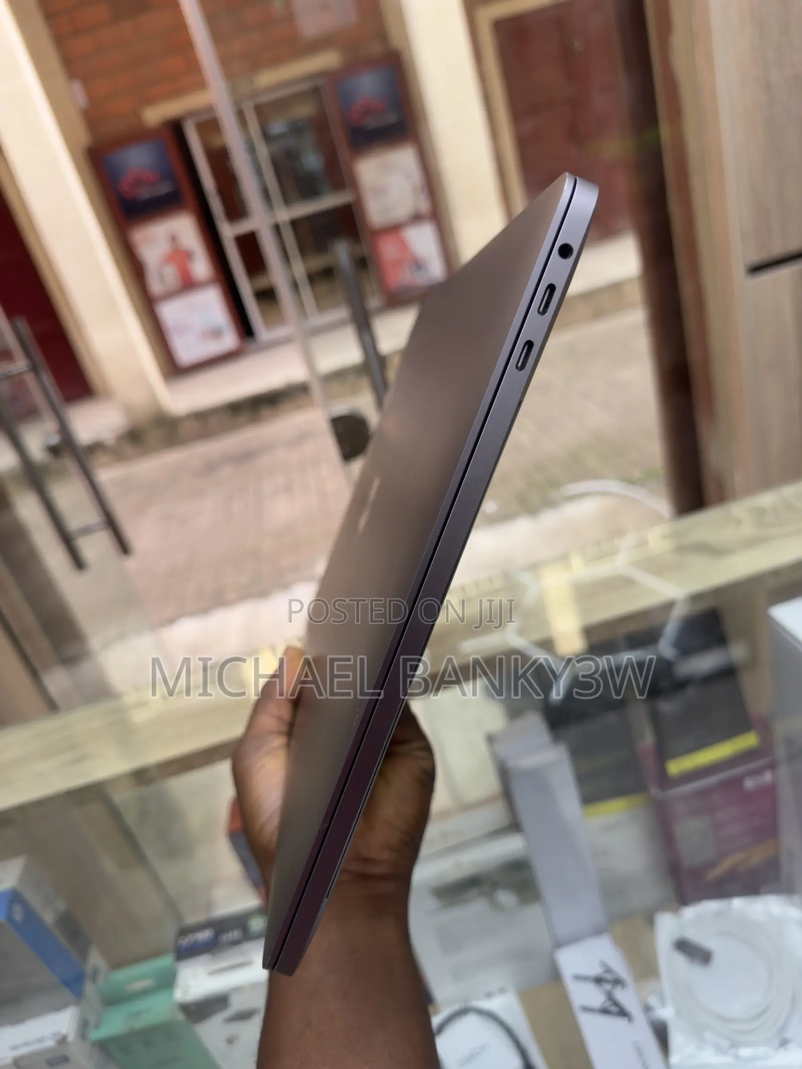 Laptop Apple MacBook Pro 2019 16GB Intel Core i9 SSD 1T