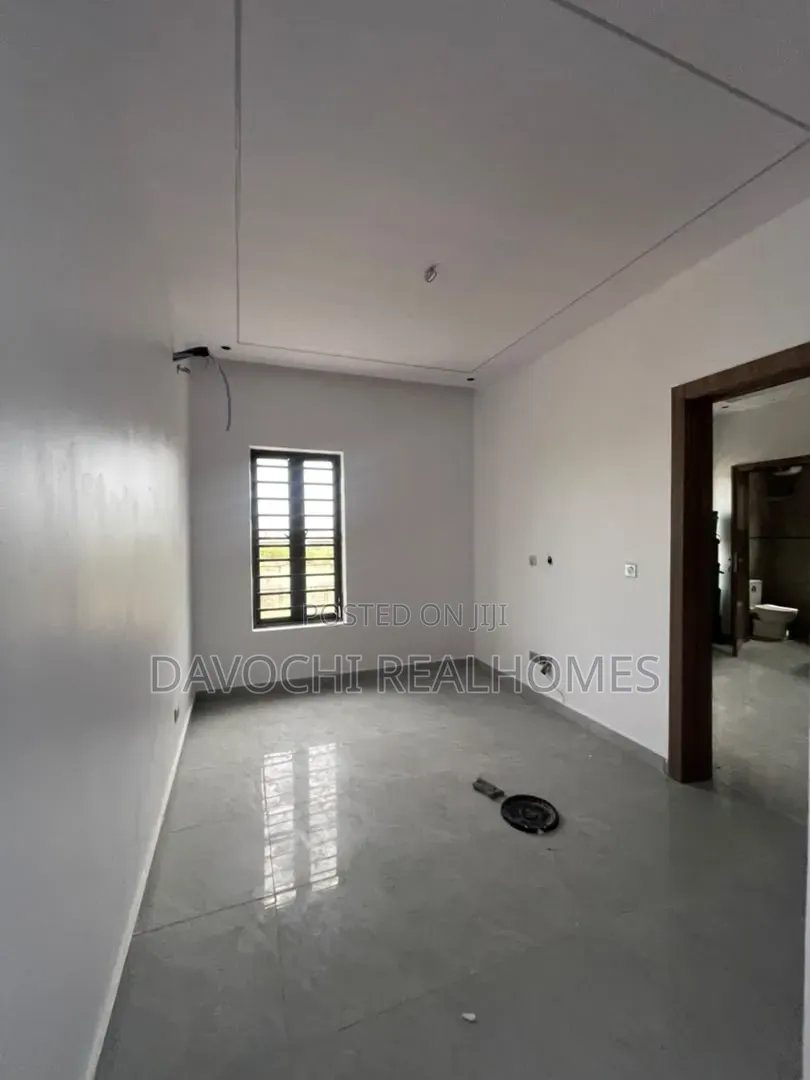 4bdrm Duplex in Sangotedo for sale