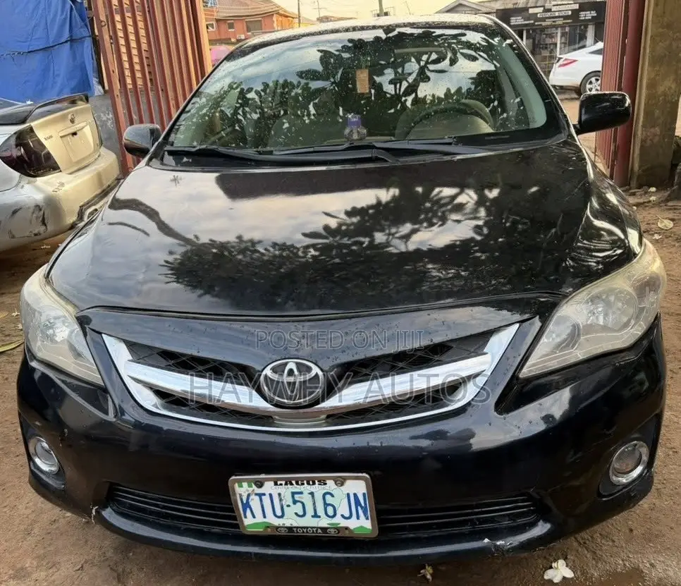 Toyota Corolla XLE 4dr Sedan (1.8L 4cyl 4A) 2009 Gray