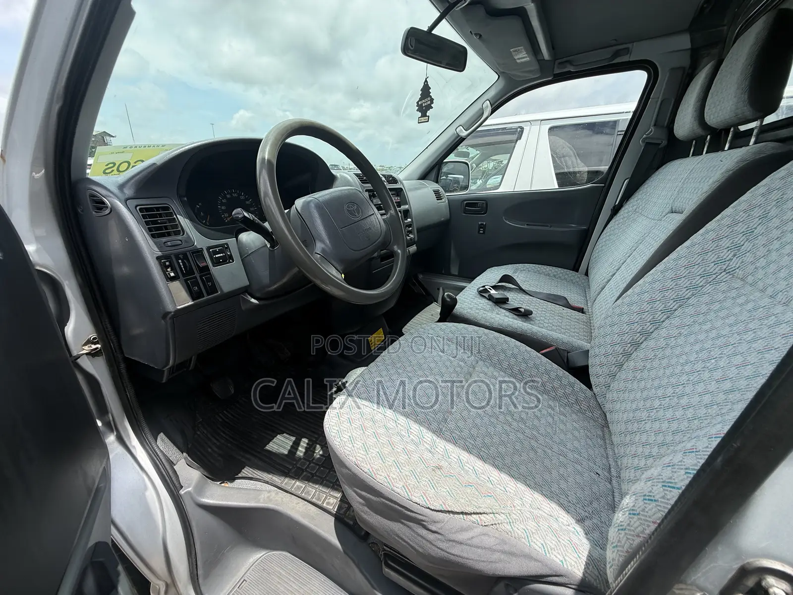 Toyota HiAce 2005 Silver