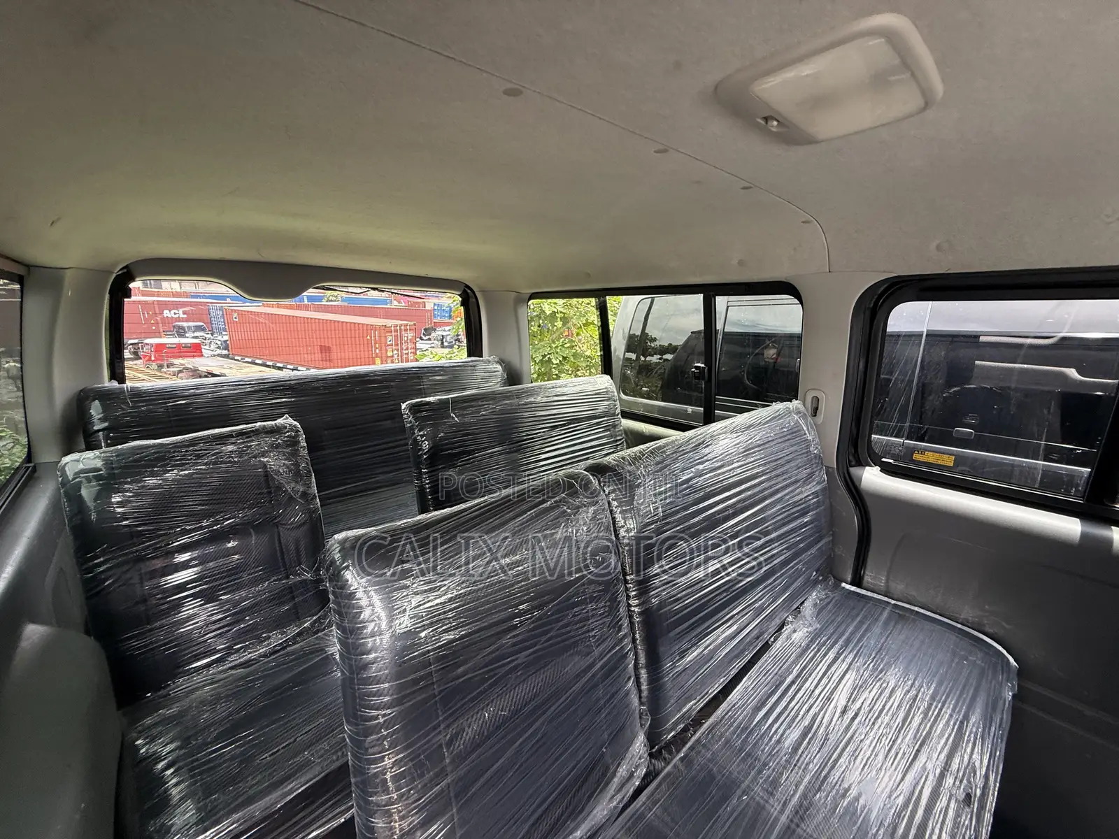 Toyota HiAce 2010 Black