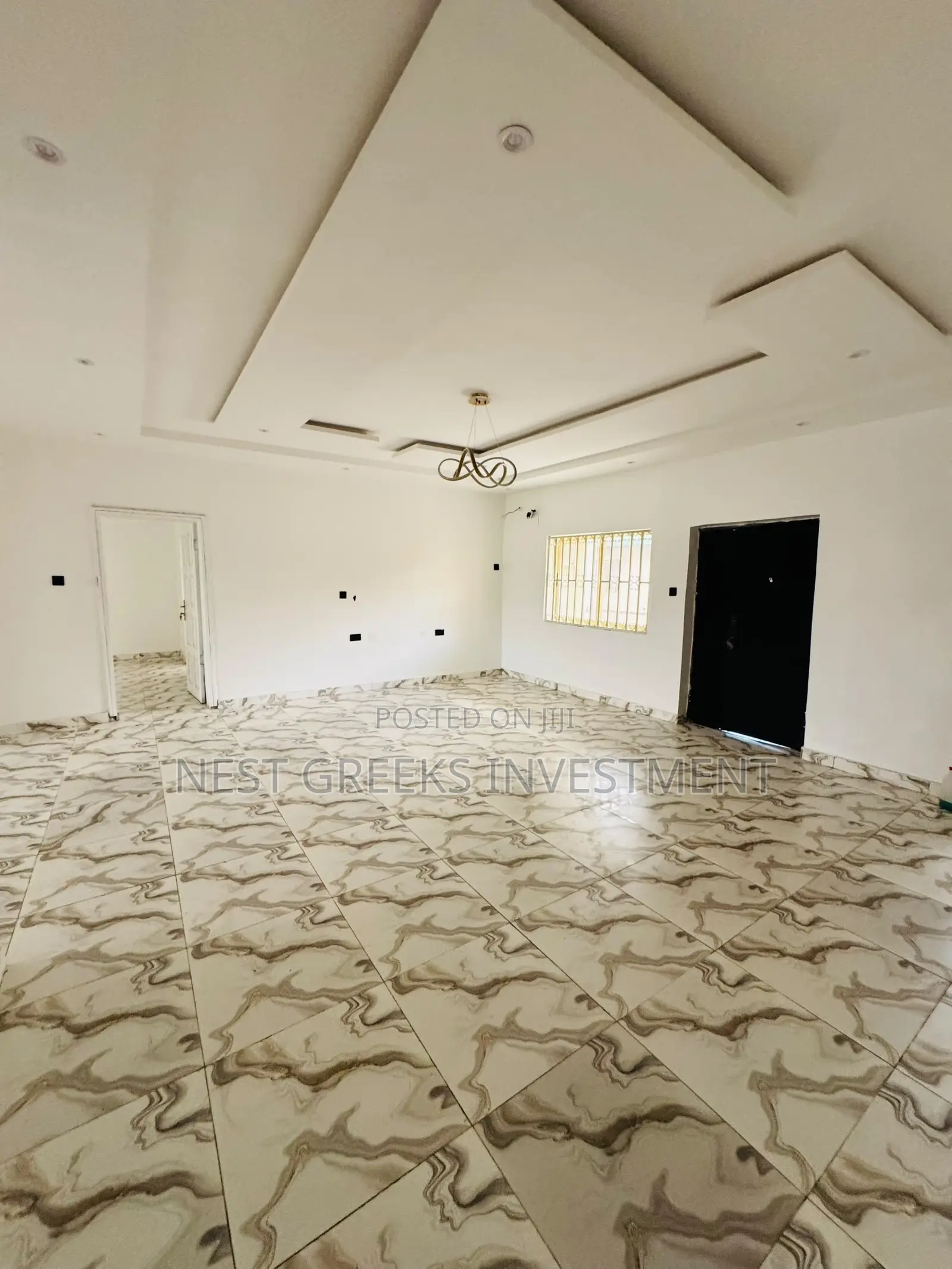 3bdrm Apartment in Ogba for sale