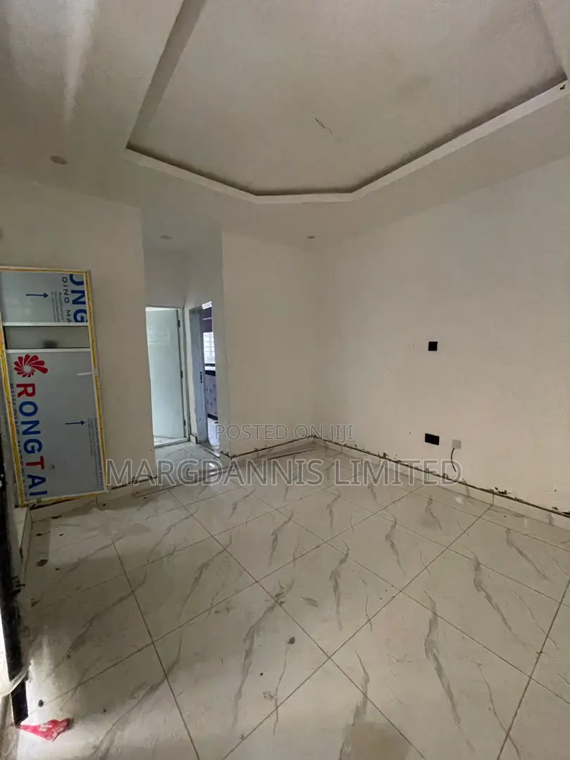 1bdrm Block of Flats in Nitel Estate, Ikorodu Garage for rent