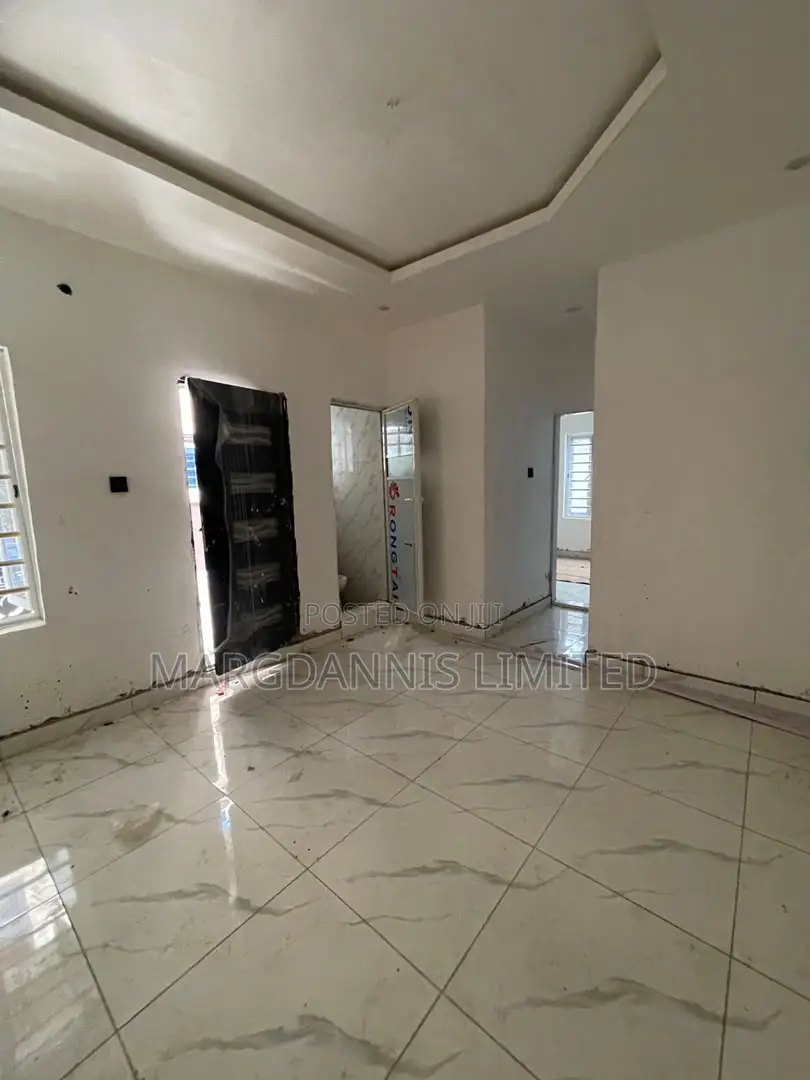 1bdrm Block of Flats in Nitel Estate, Ikorodu Garage for rent