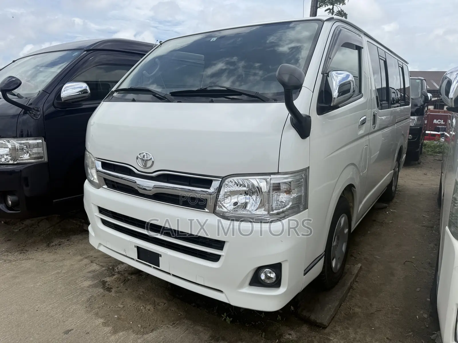 Toyota HiAce 2012 White