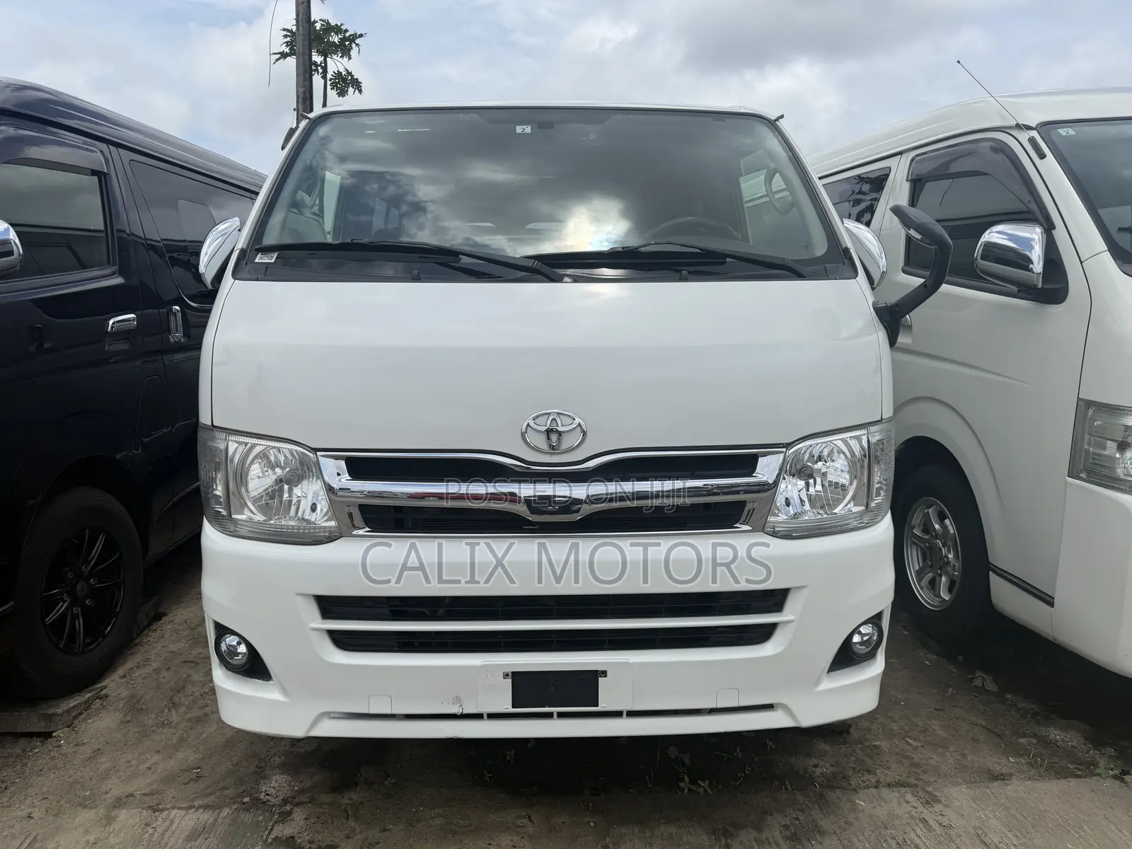 Toyota HiAce 2012 White