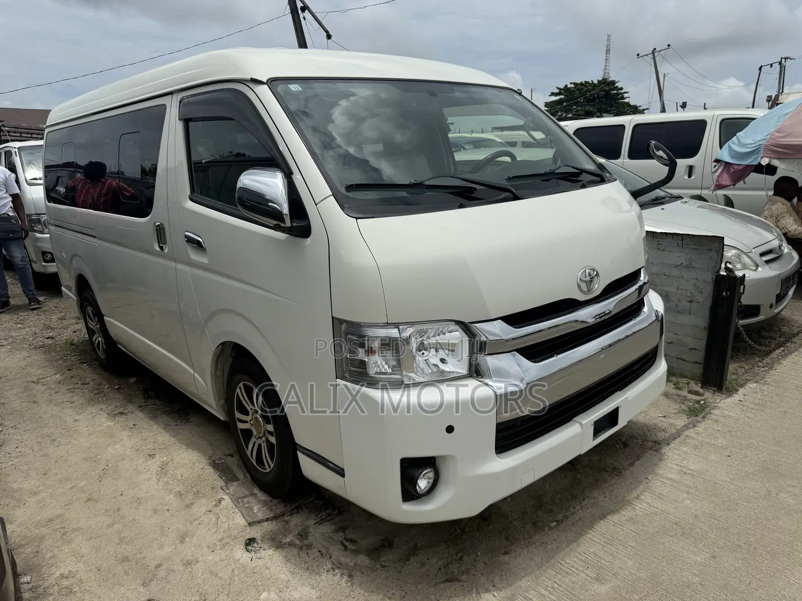Toyota HiAce 2015 White