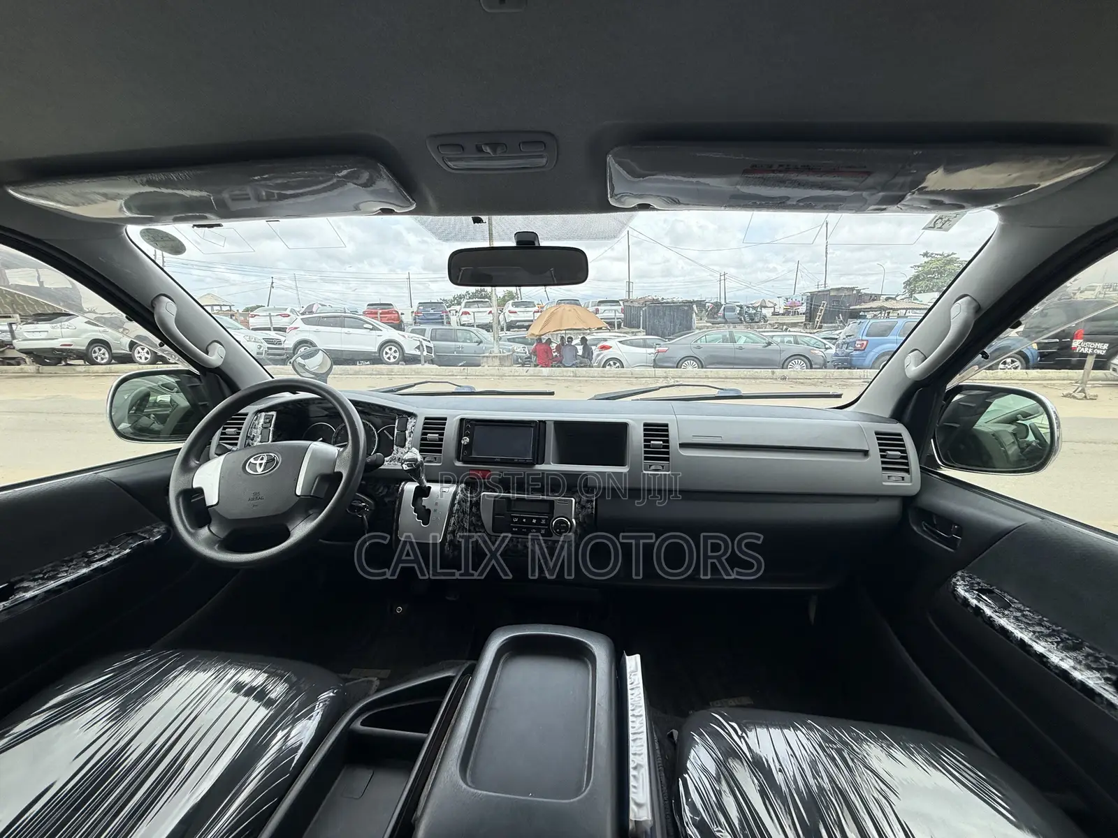 Toyota HiAce 2015 White