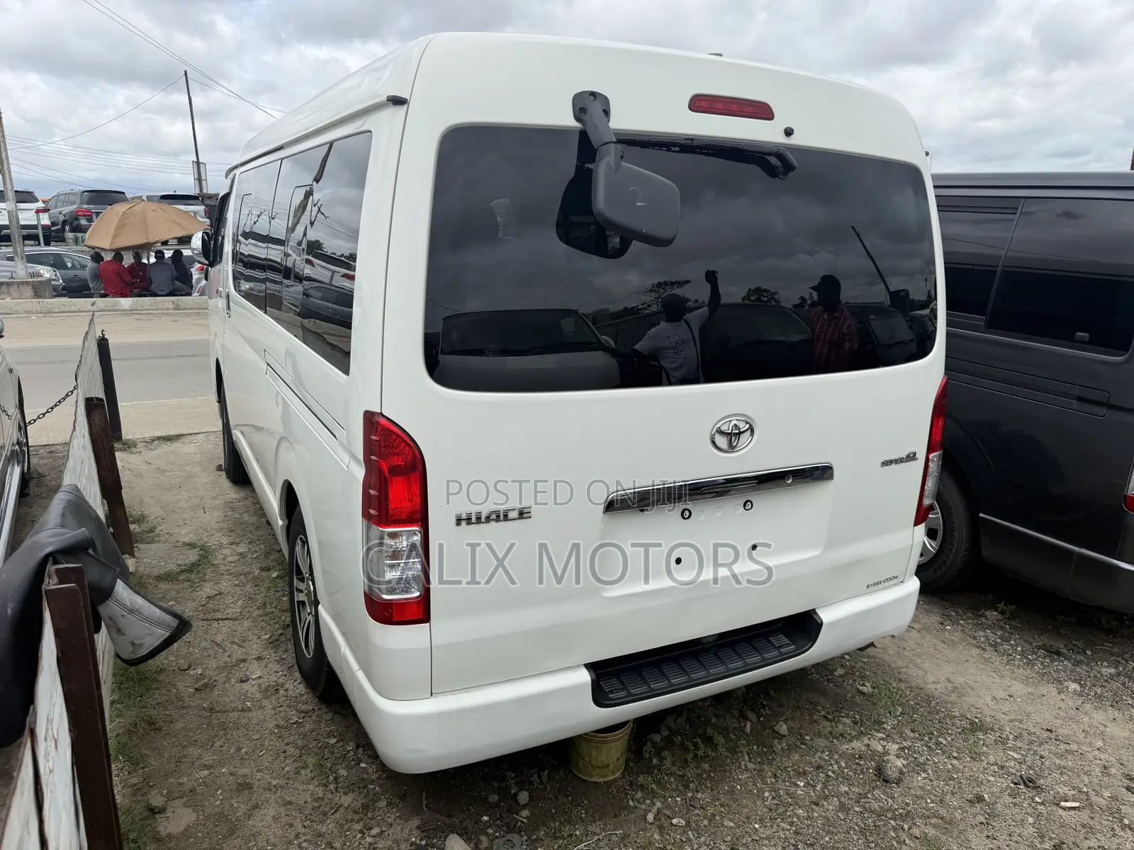 Toyota HiAce 2015 White