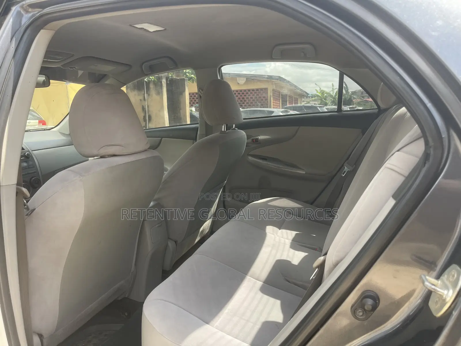 Toyota Corolla LE 4dr Sedan (1.8L 4cyl 4A) 2011 Gray