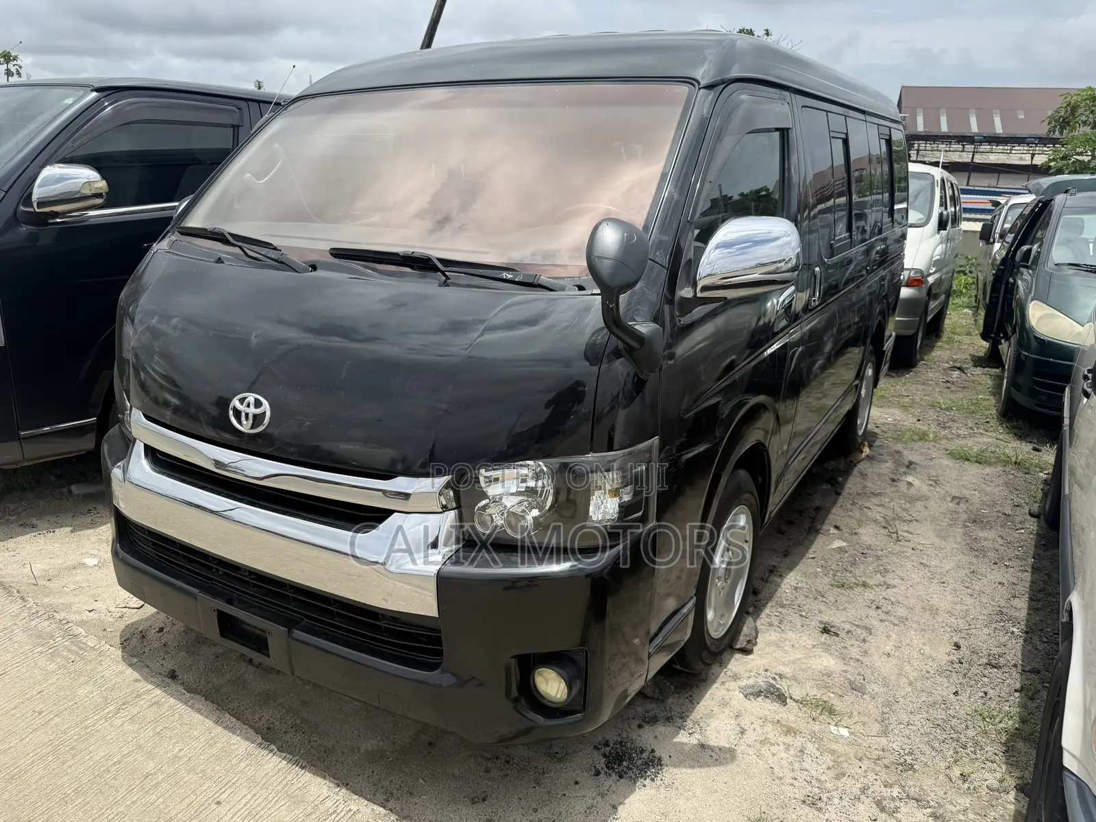 Toyota HiAce 2015 Black
