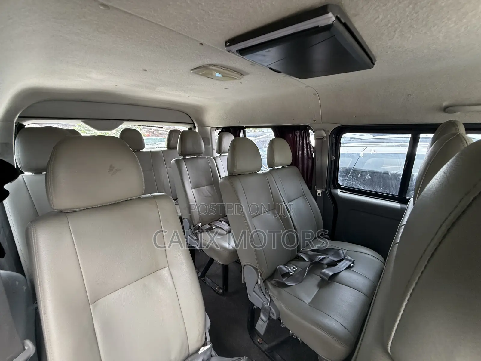 Toyota HiAce 2015 Black