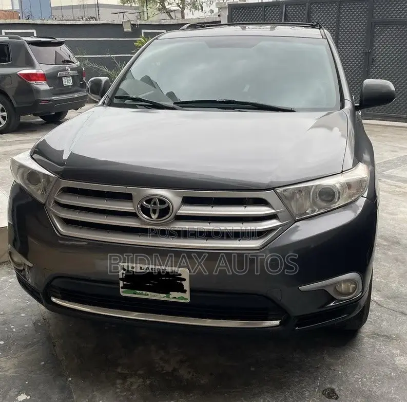 Toyota Highlander 3.5L 2WD 2013 Gray