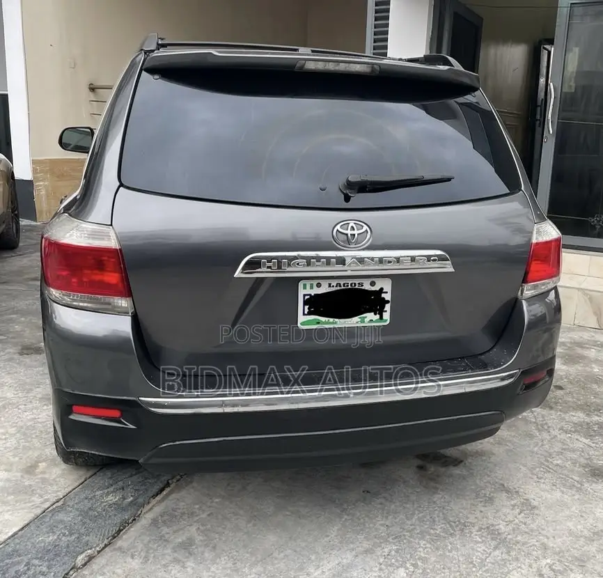 Toyota Highlander 3.5L 2WD 2013 Gray