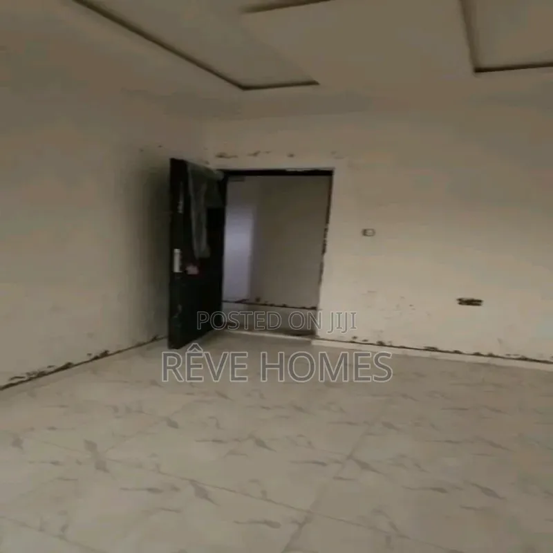 3bdrm Block of Flats in Alagomeji for rent