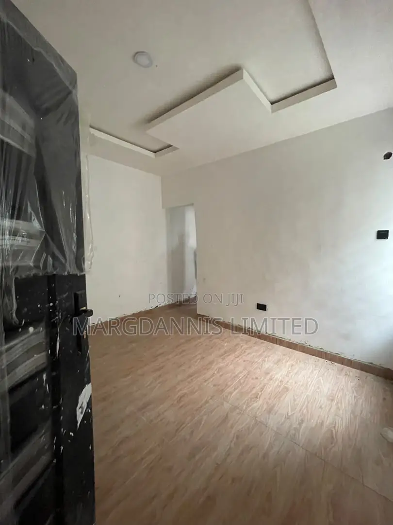 1bdrm Block of Flats in Nitel Estate, Ikorodu Garage for rent